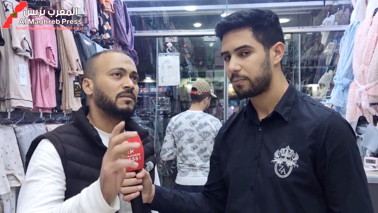 ميكرو المغرب بريس : سرقولي 15 مليون سنتيم من المحل ديالي !