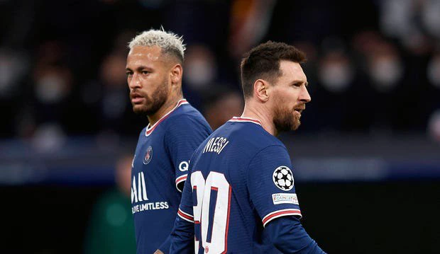 “نيمار يلعب البوكر ويبدو أكبر من ميسي” – صفحة الشعب