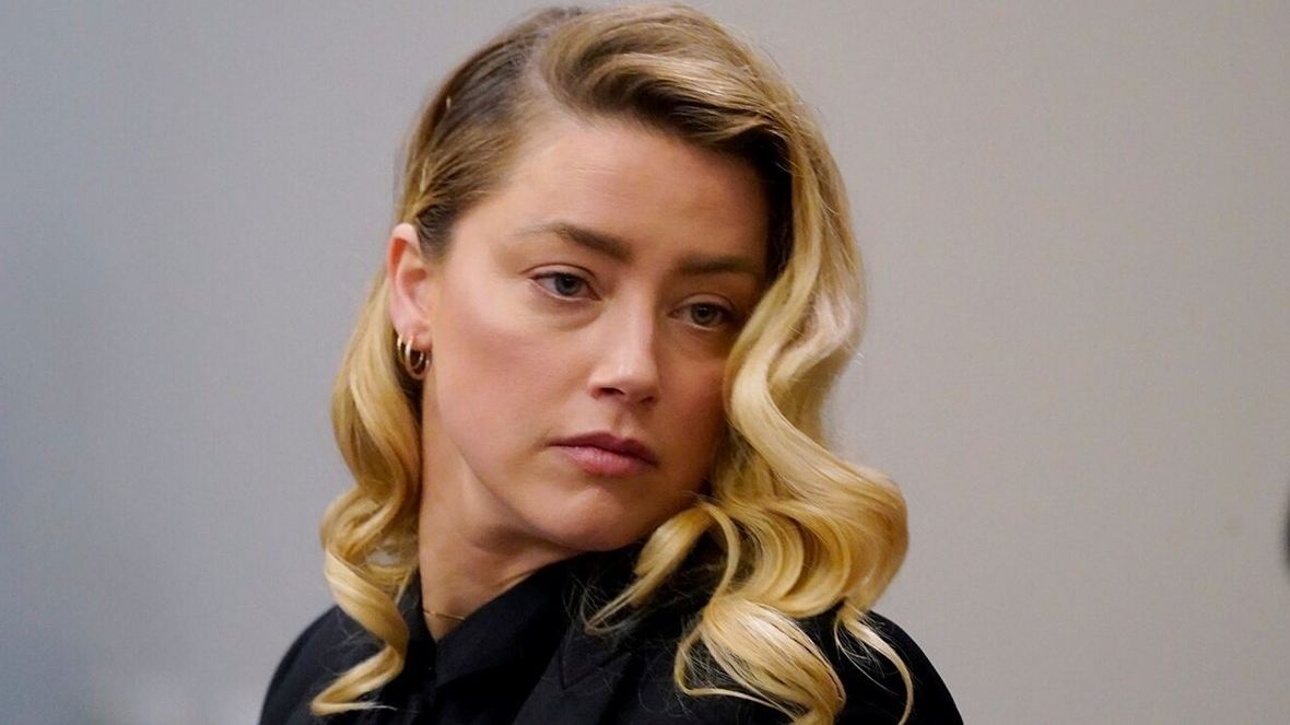 بالفيديو: سعودي يَعرِض الزواج على آمبر هيرد بغرض "سَترِها"