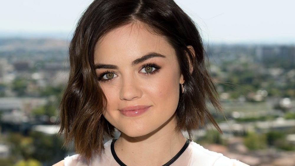 بالصور: النجمة لوسي هيل تستمع بعطلتها في مراكش وهذه أطباقها المفضلة