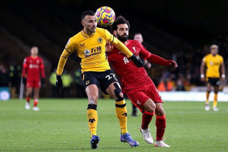 نادي ولفرهامبتون الإنجليزي يودع رومان سايس بهذه الطريقة