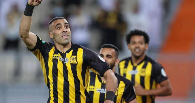 نجم ودادي في مهمة إيقاف “ماكينة الأهداف” عبد الرزاق حمد الله – صفحة الشعب