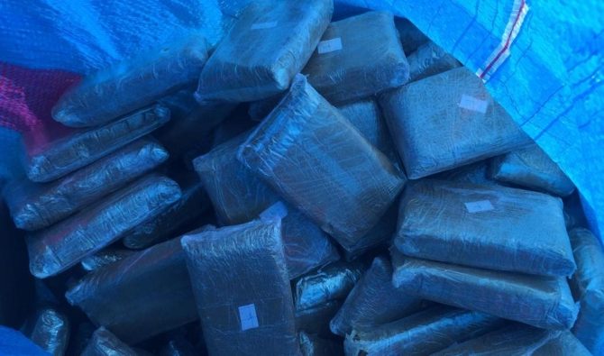 توقيف متورطين في محاولة تهريب الشيرا بالبيضاء