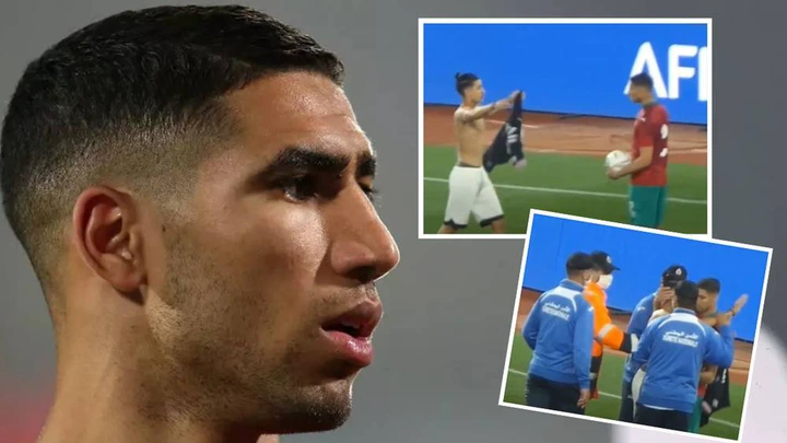 حكيمي ينال إشادة الجماهير المغربية بعد طريقة تعامله مع الشاب “مُقتحم الملعب” في مواجهة جنوب أفريقيا – صفحة الشعب