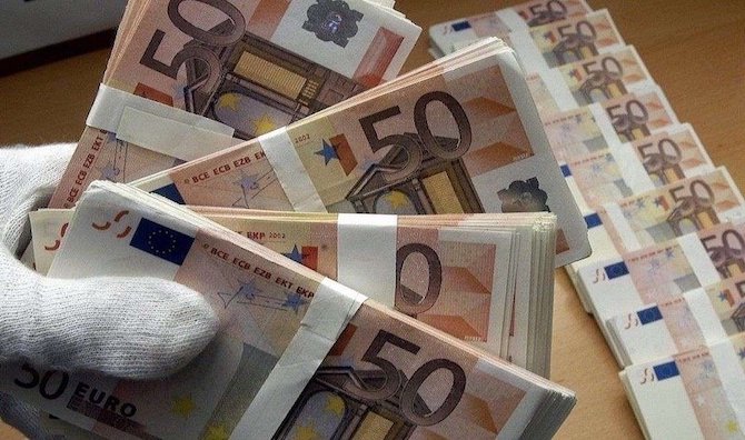 الأورو يرتفع مع زيادة الإقبال على المخاطرة