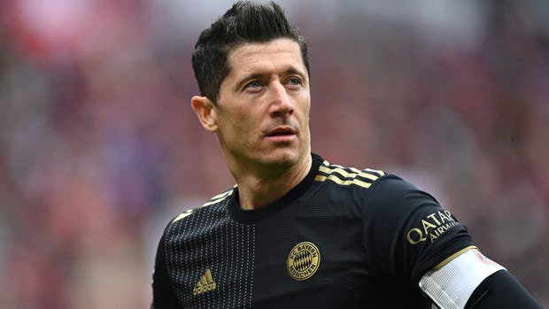 استغلال لموقف برشلونة؟ ليفاندوفسكي على رادار مانشستر يونايتد! – صفحة الشعب