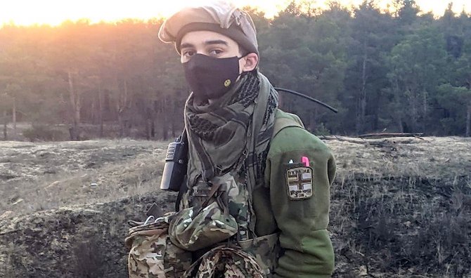 ألف دولار للقتال ضد روسيا