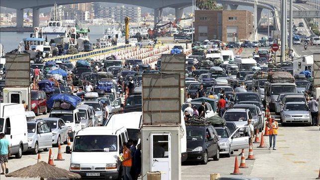 ولوج قرابة نصف مليون مهاجر مغربي أرض الوطن – صفحة الشعب