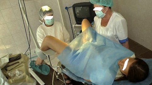 بعد وفاة الطفلة مريم.. مطالب مدنية برفع "التجريم" عن الإجهاض الطبي