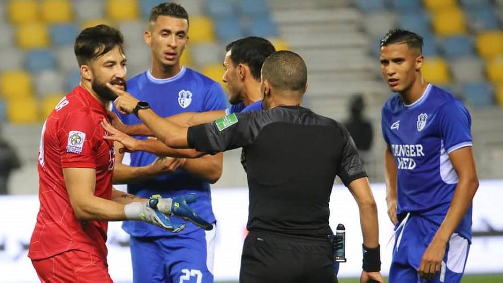 اتحاد طنجة يستنكر القرارات التحكيمية لرضوان جيد ومنصف الزين العلوي في مباراة المغرب الفاسي