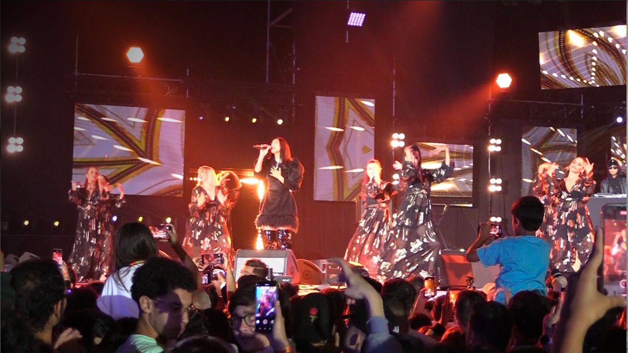 بالفيديو: منال بنشليخة وفنانون آخرون يخلقون الحدث في حفل التسامح بأكادير