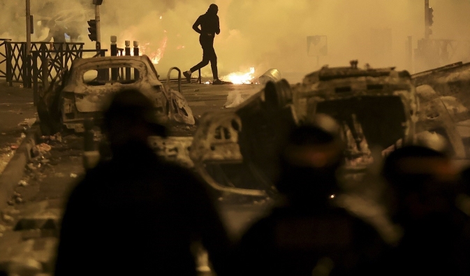 تعرّف على “أحياء الهامش” التي أشعلت شوارع فرنسا