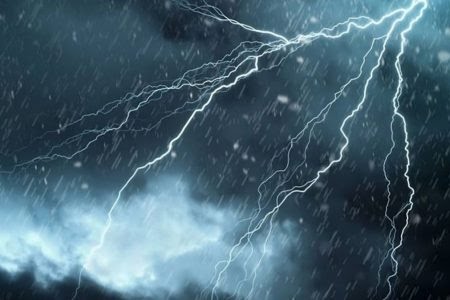 نشرة إنذارية.. تساقطات مطرية رعدية ورياح عاصفية و ثلوج بعدد من مناطق المملكة