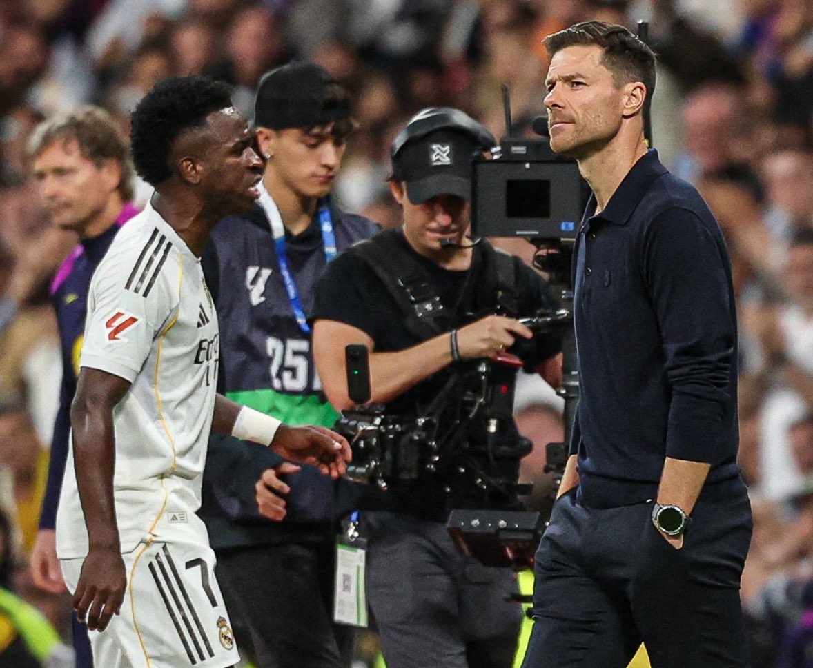 تشابي ألونسو يرفض التعليق على احتجاج فينيسيوس