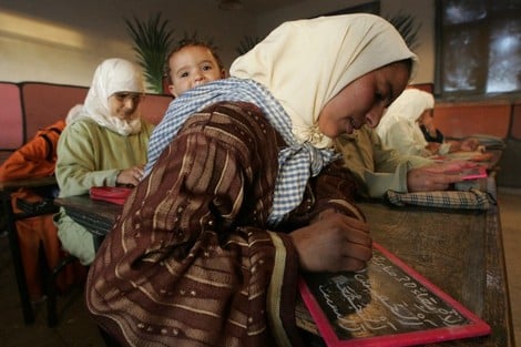 تقرير برلماني يدعو إلى سياسة وطنية شاملة لمحاربة الأمية