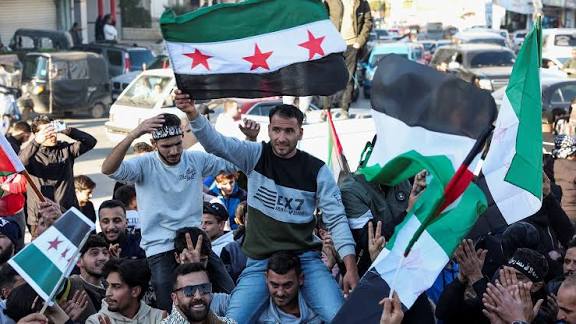 سوريا.. احتفالات عارمة بمرور عام على معركة سقوط الأسد وسط تنديد بالغارات الإسرائيلية