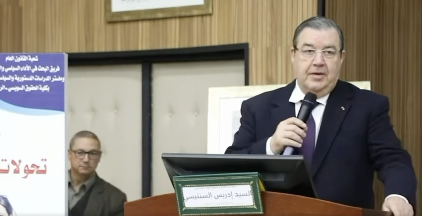 السنتيسي يقرّ بأعطاب "الوساطة الحزبية" ويحمّل المسؤولية لسباق الانتخابات بدل البناء السياسي